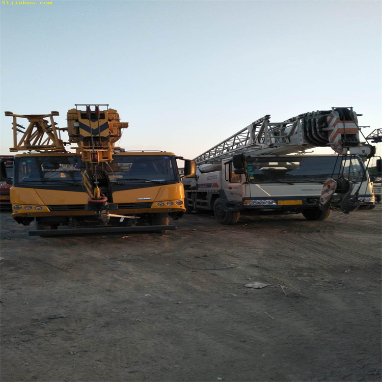 金牛吊车吊挖机正确办法